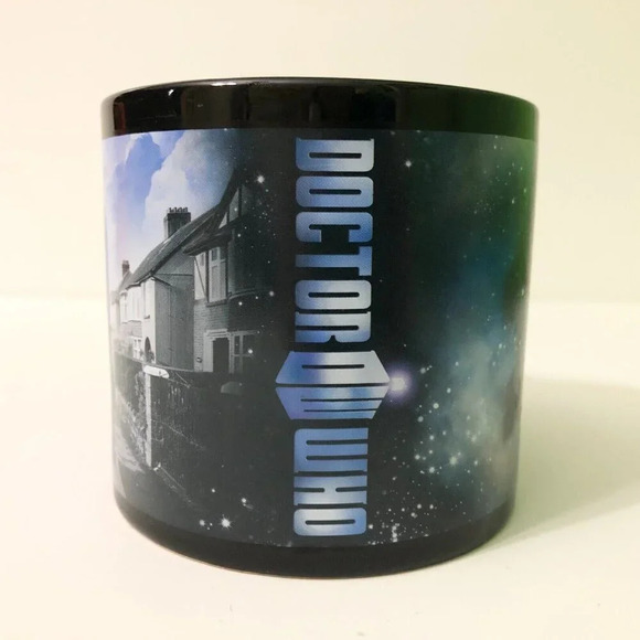 2012 Doctor Who  Magic Disappearing Tardis Police Box Coffee Mug BBC - Picture 2 of 13